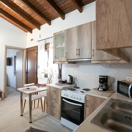 Апартаменты The Garden House *