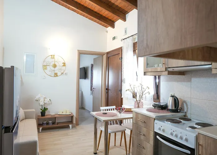 The Garden House * Antimachia